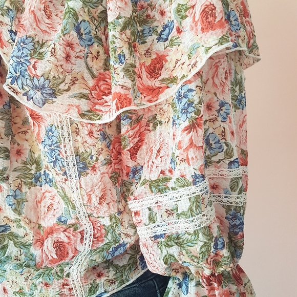 Romantic zara shirt - roses, lace and ruffles - Picture 6 of 11